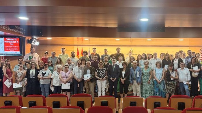 A female fitness athlete. 